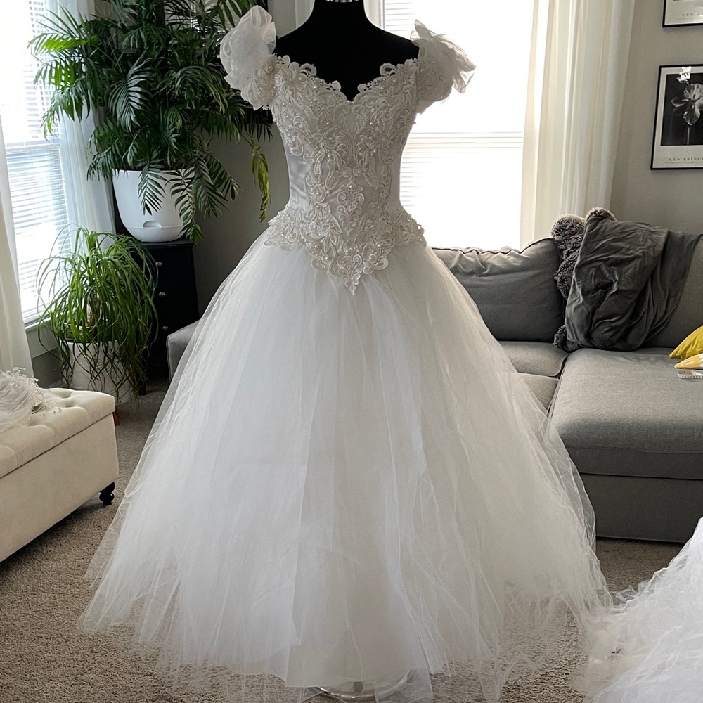 1️⃣ Vintage Eve Of Milady Tulle Wedding Dress  with Vail & detachable Train